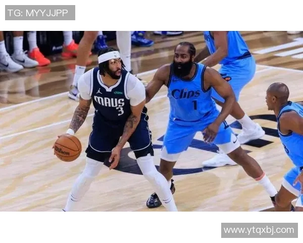 快船遭遇四连败！布克表现出色，格林伤退，科林斯高效，哈登全队最低得分